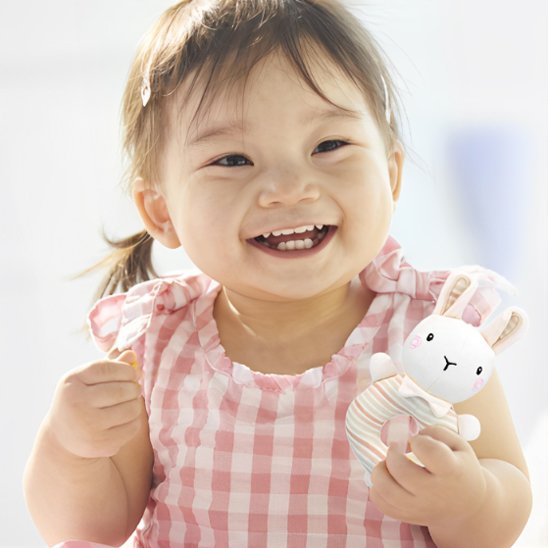 Hochet bebe rend bébé content