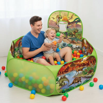 piscine a balle bébé et papa avec dinosaures