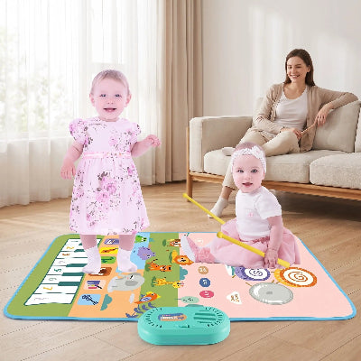 Tapis d'éveil bébé avec maman contente