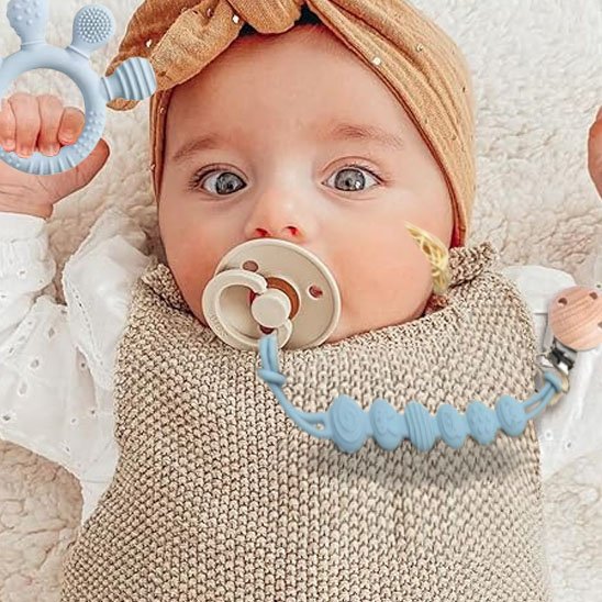 Anneau dentition bébé bleu avec attache sucette