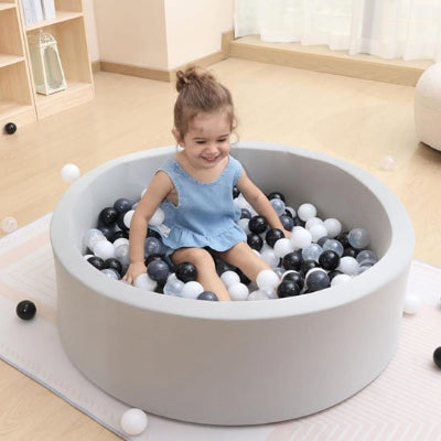Balle piscine a balle noire et blanche