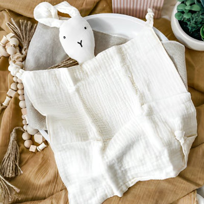 doudou bébé lapin accueillant