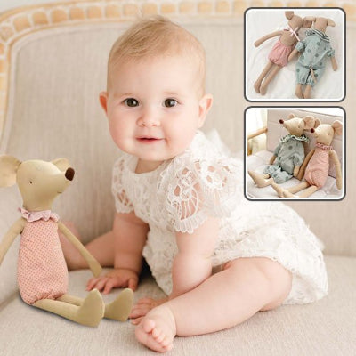 doudou souris bébé émerveillé