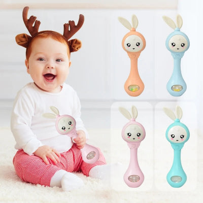 hochet bébé content