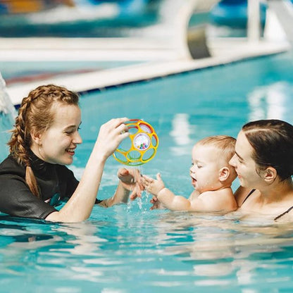 Hochet bébé  fait le bonheur a la piscine