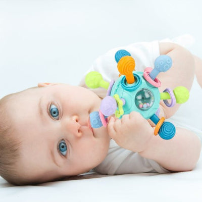 hochet bébé yeux bleus