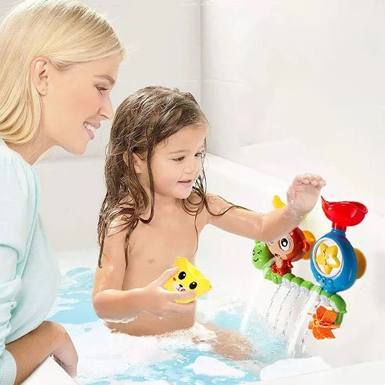 Jouet baignoire bebe avec maman pour l'essai