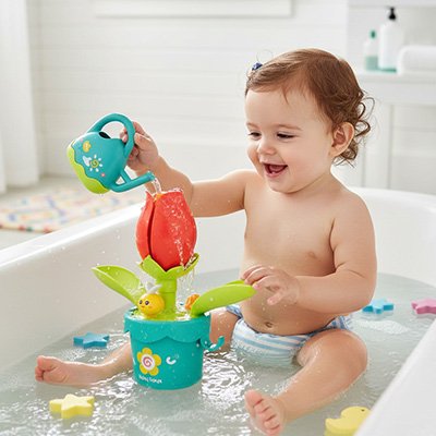 Jouet baignoire bebe content
