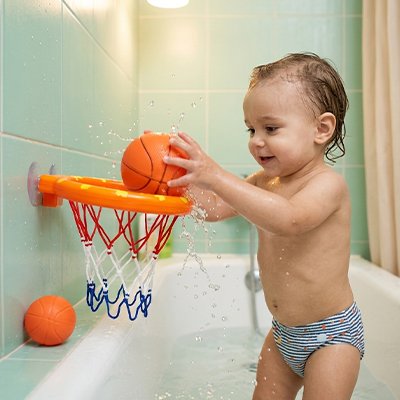 Jouet bain bébé basket accroché au mur