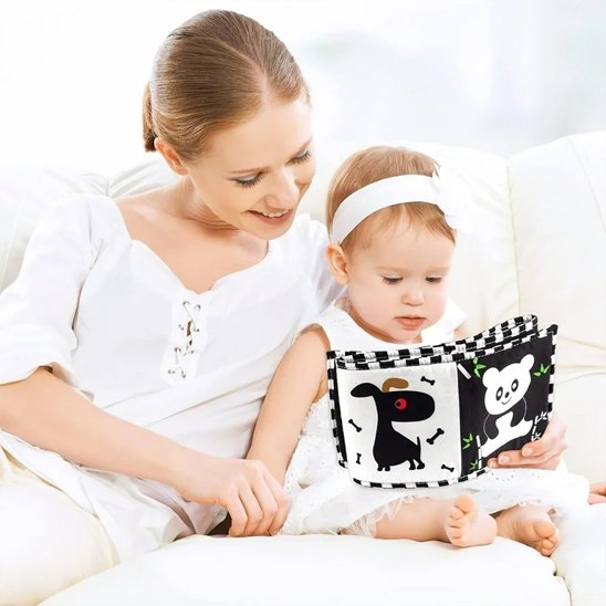 livre bebe noir et blanc maman contente