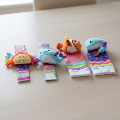 lot de quatre hochet avec de belles couleurs