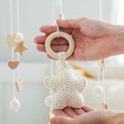 mobile bebe étoile blanche