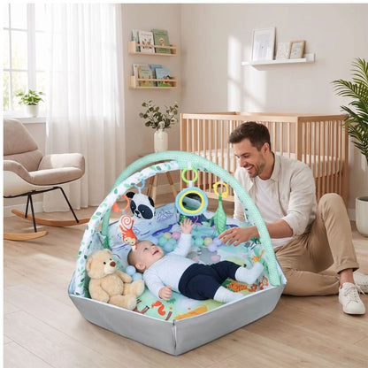 tapis d'éveil dans chambre bébé avec papa souriant